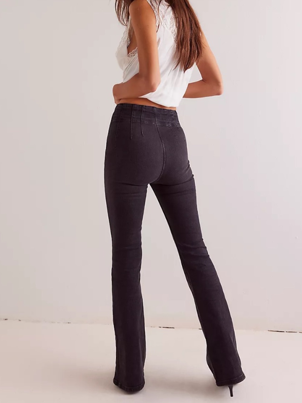 EUC We The Free Jayde Flare Jeans - Picture 4 of 7